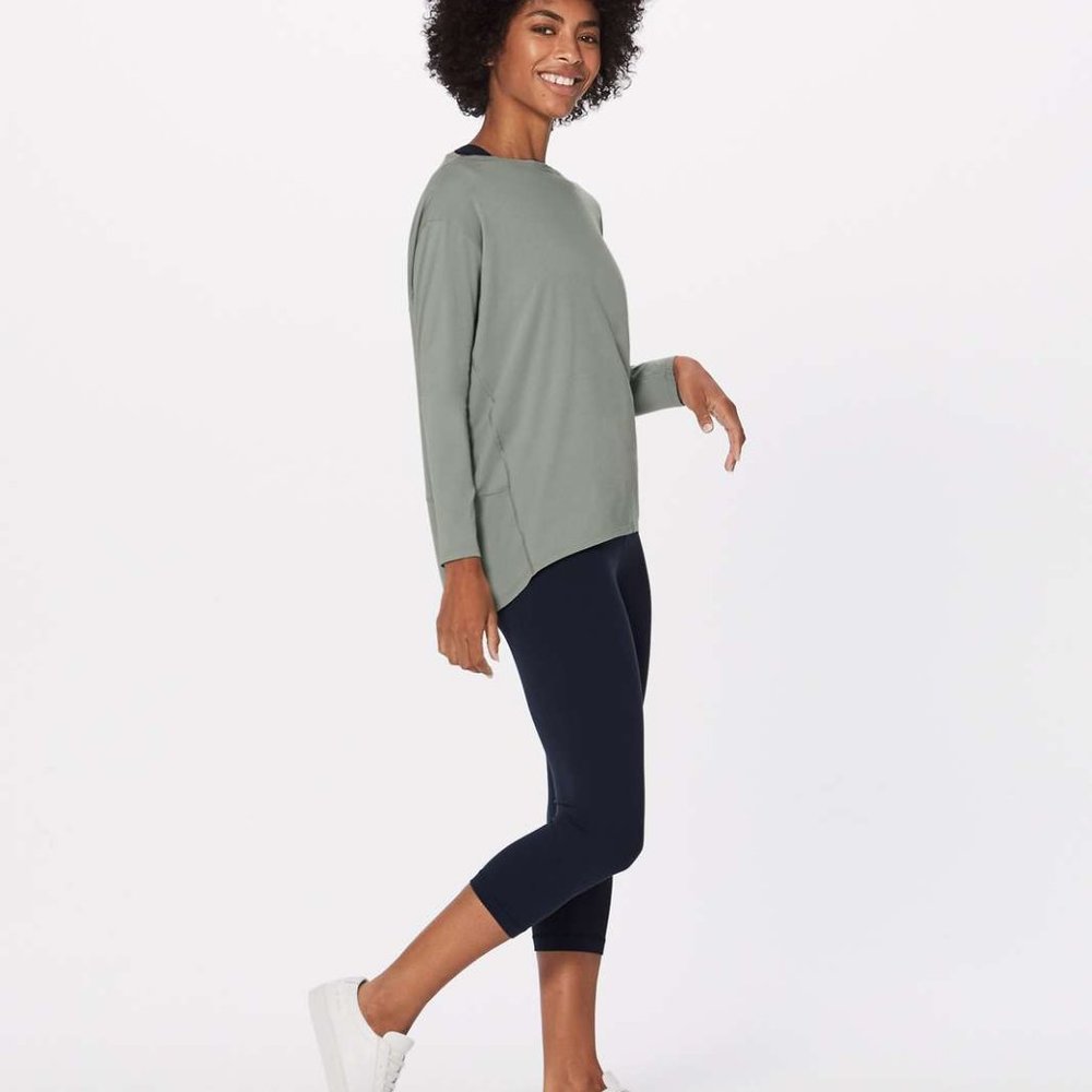 Lululemon Everyday Sage Green Long Sleeve Shirt Size 8